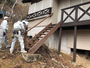 「蓼科エリア別荘のデッキ階段造作工事！！！」の巻