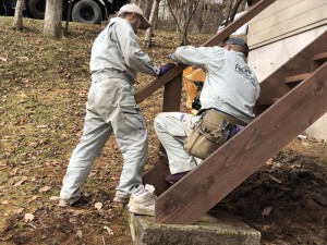 「蓼科エリア別荘のデッキ階段造作工事！！！」の巻
