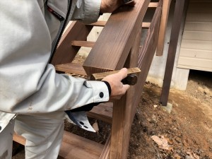 「蓼科エリア別荘のデッキ階段造作工事！！！」の巻